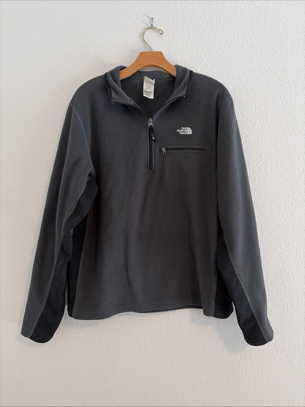 NEW North Face Fleece Light Jacket Dark Gray 1/2 Zip Pockets Mens L Long Sleeve